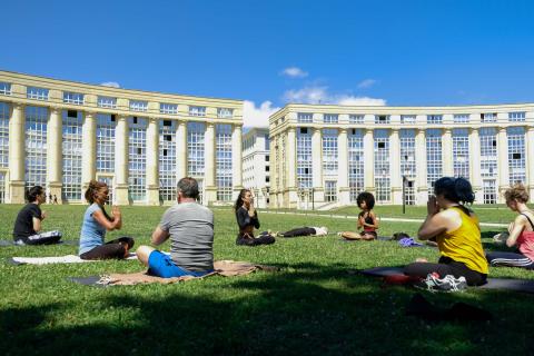 Yoga plein air - Montpellier - Esplanade de l'Europe