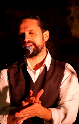 Miguel Ramirez anime l'atelier chant