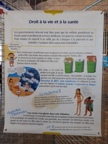 anneaux de l'exposition pédagogique qui circule dans les écoles de Montpellier L'égalité fille garçon c'est bon pour les droits de l'enfant.     