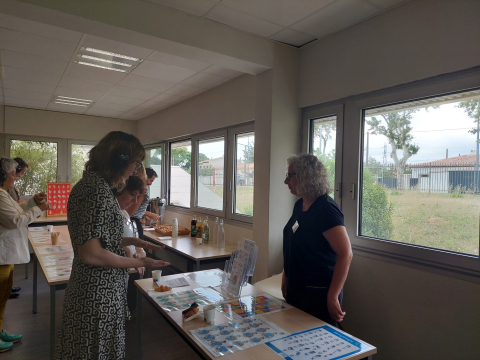 Atelier découverte Langue des Signes lors du café signes dans l'entreprise