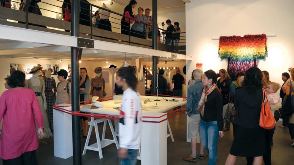 La Fenêtre, lieu d'exposition (Costumes de scène, la création en jeu, 2013)